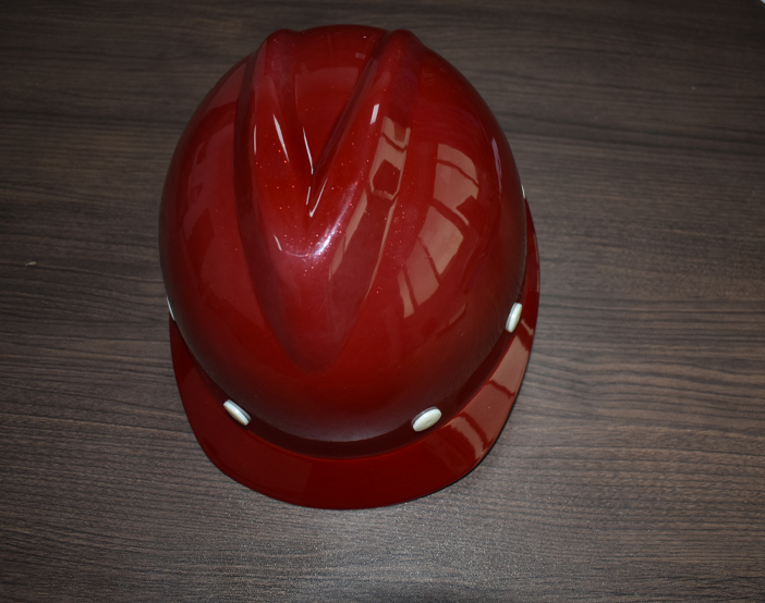 玻璃鋼安全帽廠家教你安全帽的合格標(biāo)準(zhǔn)。